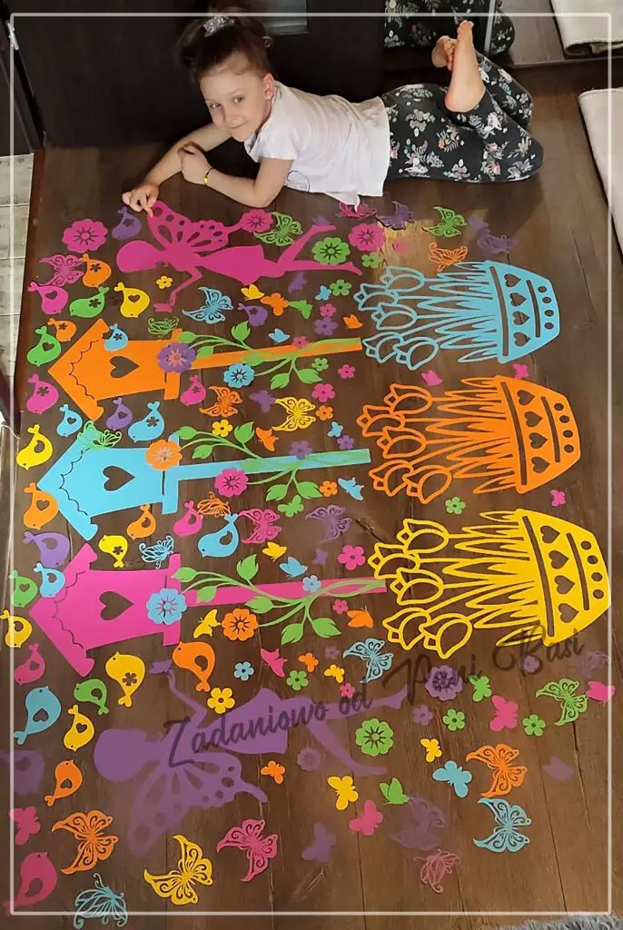 Mega Zestaw 149 kolorowych, dwustronnych dekoracji wiosennych z papieru 170 g – ptasie budki, wazony z tulipanami, wróżki, motyle, kwiaty i ptaszki do dekoracji sali, tablicy i gazetki.