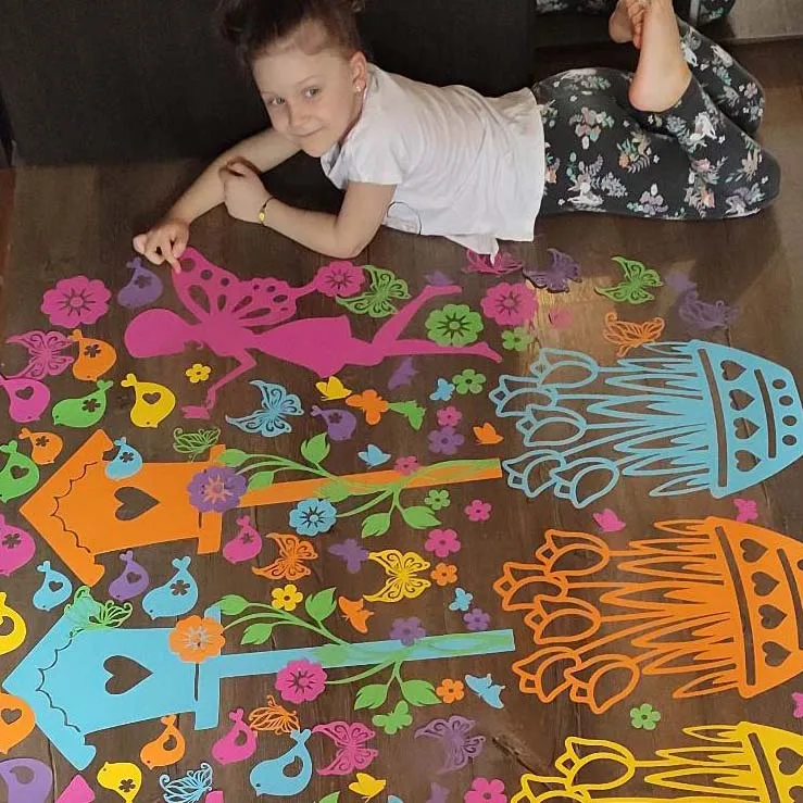 Mega Zestaw 149 kolorowych, dwustronnych dekoracji wiosennych z papieru 170 g – ptasie budki, wazony z tulipanami, wróżki, motyle, kwiaty i ptaszki do dekoracji sali, tablicy i gazetki.